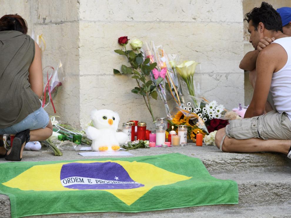 Hollande las víctimas del atentado de Niza son de 18 nacionalidades