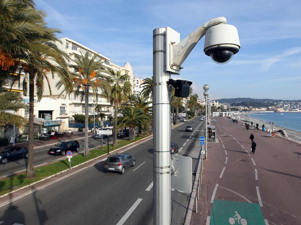 Una cámara de seguridad, en el paseo de los Ingleses de Niza