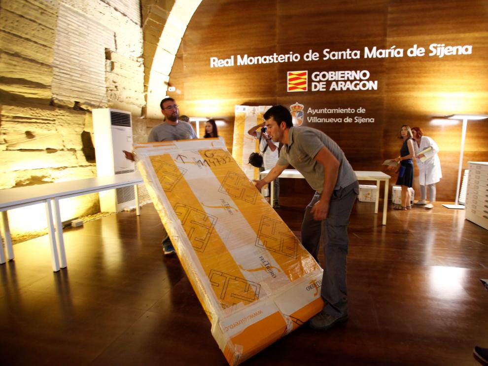 Llegan a Sijena las 53 piezas entregadas por la Generalitat