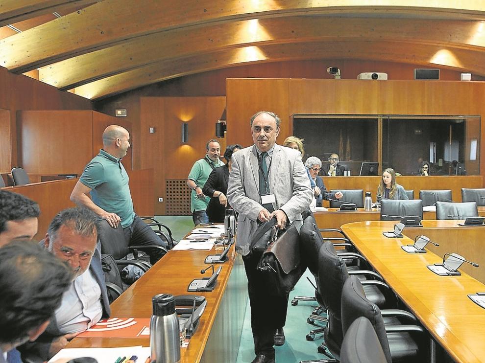José M.ªGuardia, portavoz de Apprece, a su llegada a una comparecencia ante las Cortes.