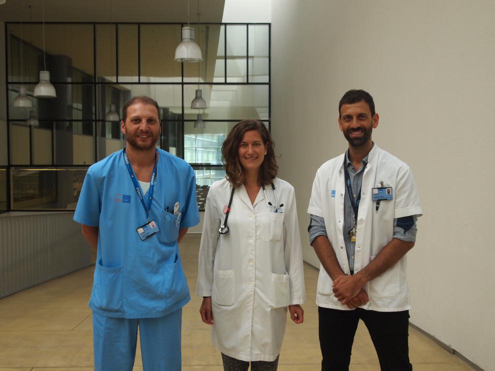 De izquierda a derecha: Óscar Alcalde, Sandra Cabero y Ermengol Vallés de la Unidad de Electrofisiología y Arritmias del Hospital del Mar.