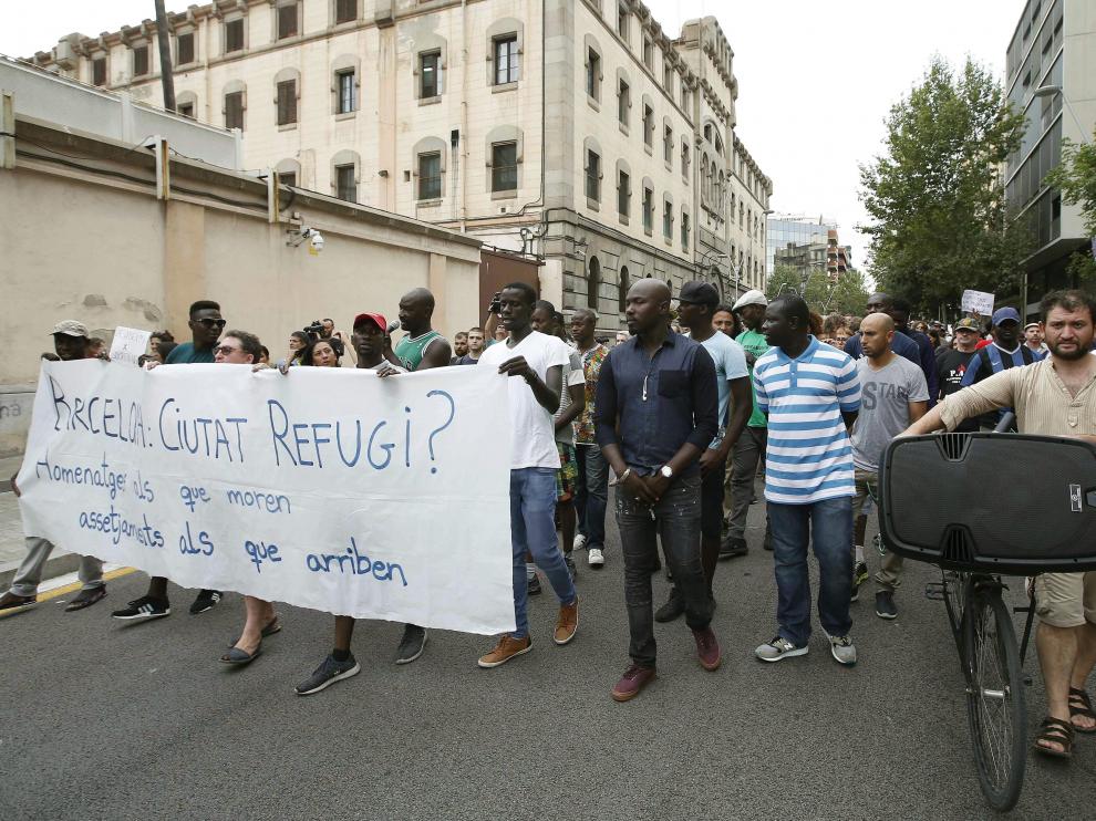 Colectivos de manteros protestan en Barcelona