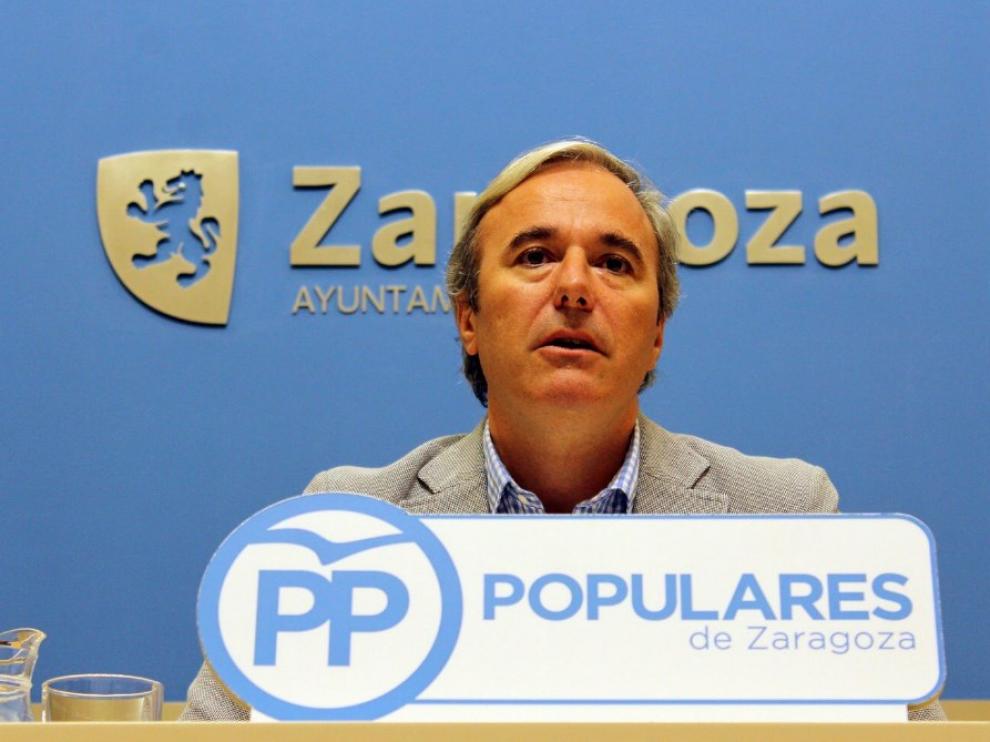 Jorge Azcón en rueda de prensa.