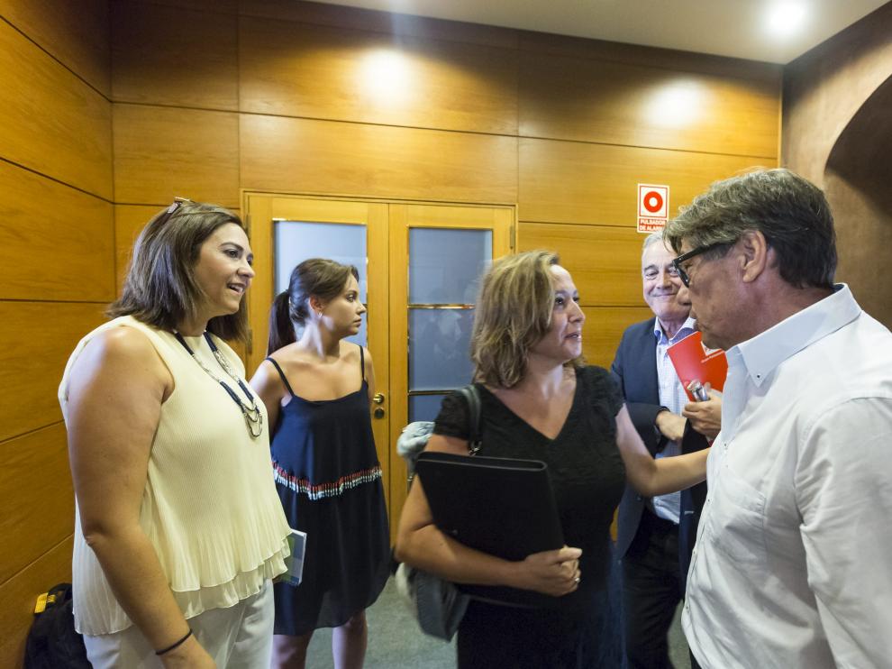 La consejera deEducación Mayte Pérez se reúne con la oposición para explicar las medidas tomadas en relación a los bienes de Sijena