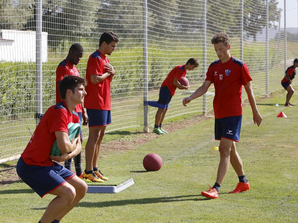 Los jugadores completaron un intenso circuito de fuerza y varios ejercicios con balón.