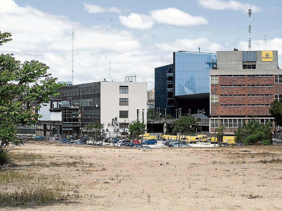 El traslado de las dependencias del ADIF del Portillo a Delicias, así como la posterior demolición de la vieja terminal y la urbanización de los terrenos, sigue pendientes.