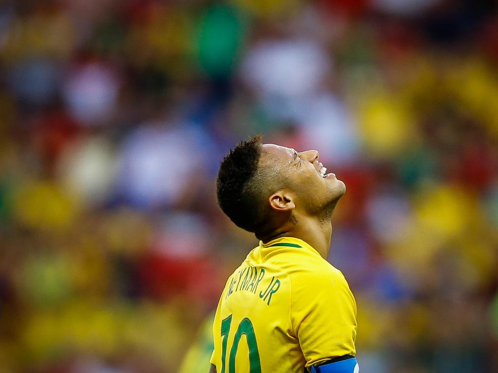 Neymar, Brasil y sus hinchas necesitan diván para tratar su crisis de identidad