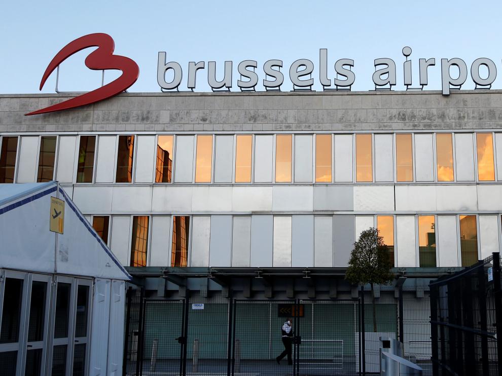 La alcaldesa de Zaventem, Ingrid Holemans, confirmó el aterrizaje sin incidentes de ambos aviones