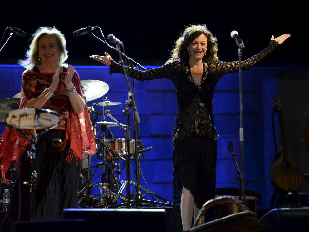 Concierto de Carmen París (centro) con Olga y los Ministriles el pasado 13 de agosto