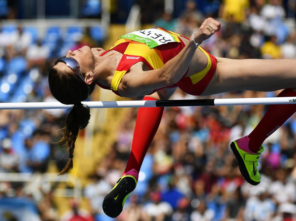 Ruth Beitia durante la competición de salto de altura en Río