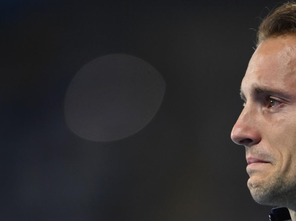 El pertiguista francés Renaud Lavillenie en el podio.