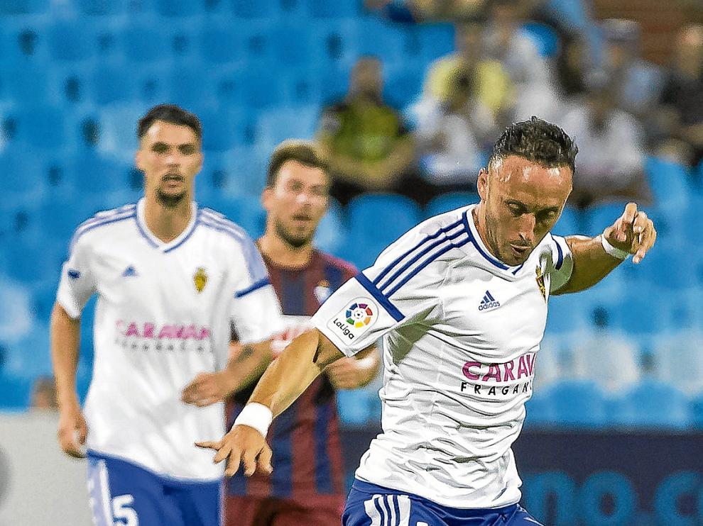 Xumetra, en una acción del encuentro ante el Eibar.