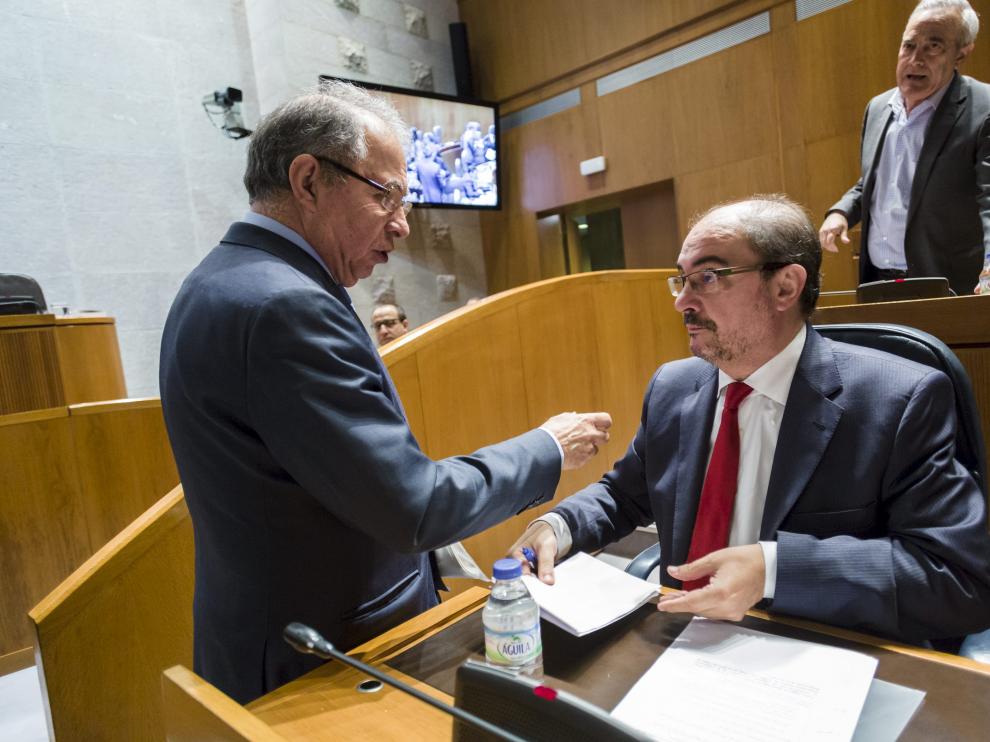 Gimeno y el presidente Lambán, el pasado marzo, en un pleno de las Cortes.