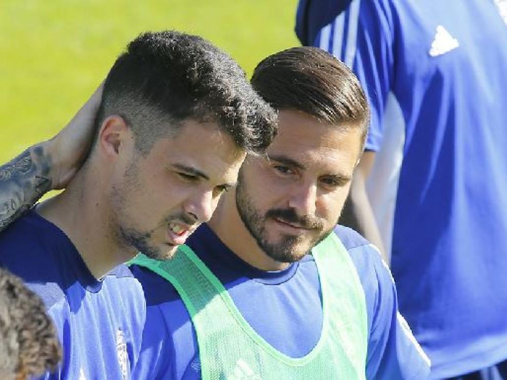 Erik Morán y Javi Ros, juntos durante un entrenamiento.