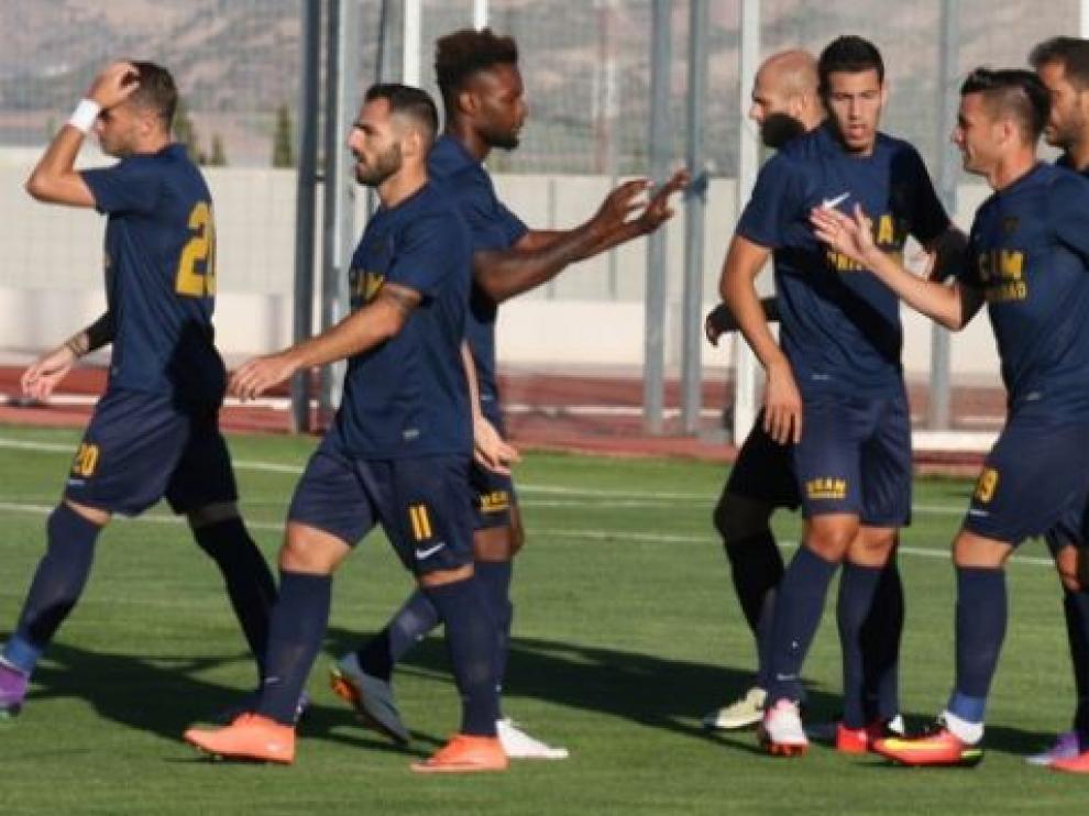 Los jugadores de UCAM Murcia celebran un gol en uno de los partidos de la reciente pretemporada.