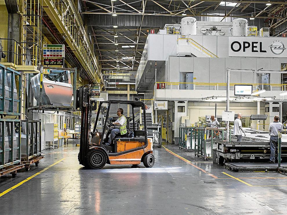 Imagen de la factoría zaragozana de General Motors España en mayo de 2015.