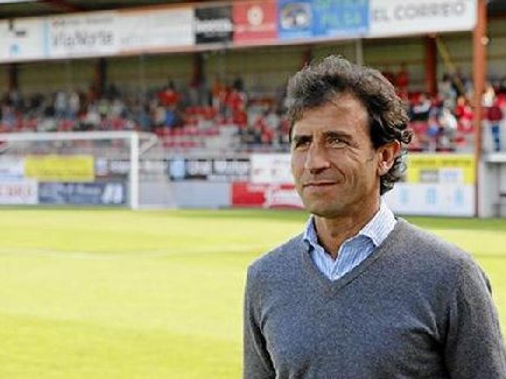 Luis Milla, hace siete meses en la banda del Anxo Carro de Lugo cuando ejercía de entrenador del club gallego antes de su traumática dimisión. El sábado volverá ahí, pero al frente del Real Zaragoza.