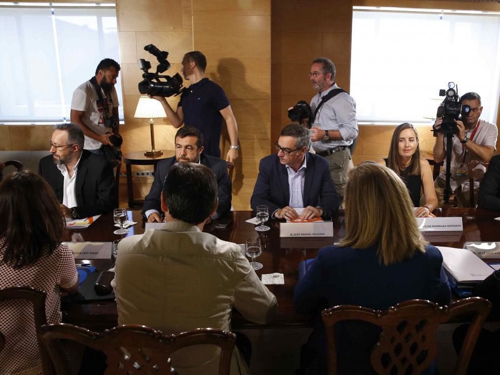 Reunión del PP y Ciudadanos para definir los acuerdos