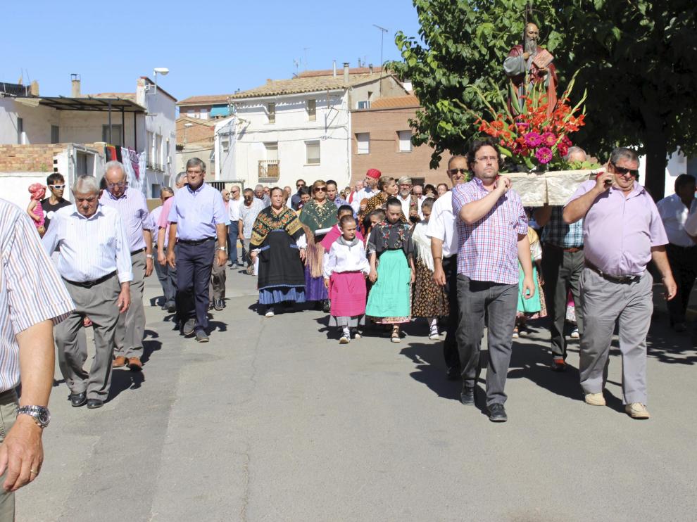 La procesión de San Bartolomé recorrió las principales calles de la localidad.