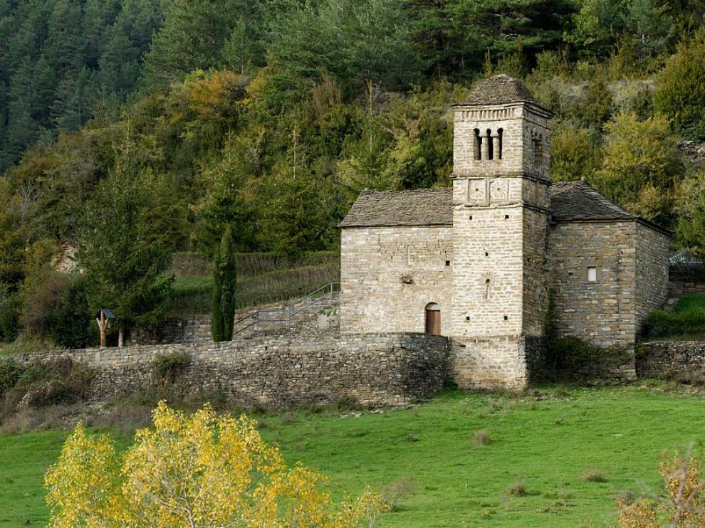La ermita de San Bartolomé es el punto de llegada de la ruta de dicho valle. BTT Alto Gállego