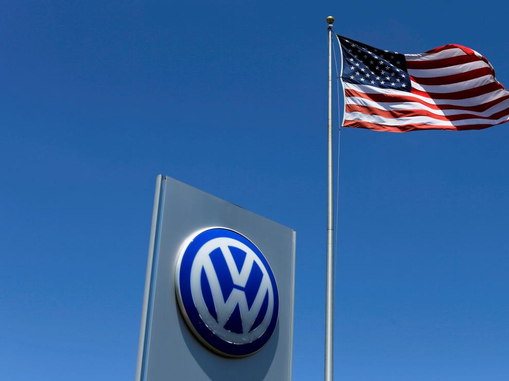 Volkswagen acuerda indemnizar a concesionarios en EEUU por motores trucados