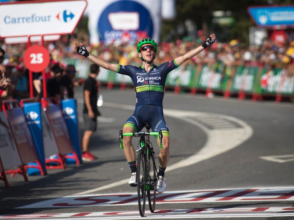 Simon Yates tras llegar a la meta
