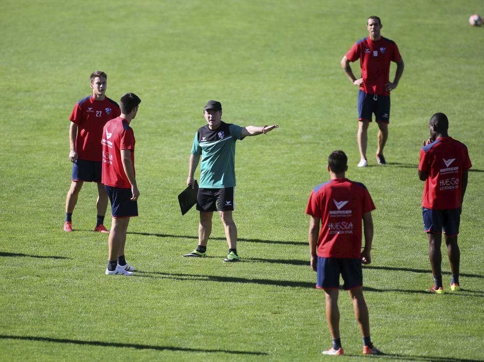 Entrenamiento de la SD Huesca en Alcoraz