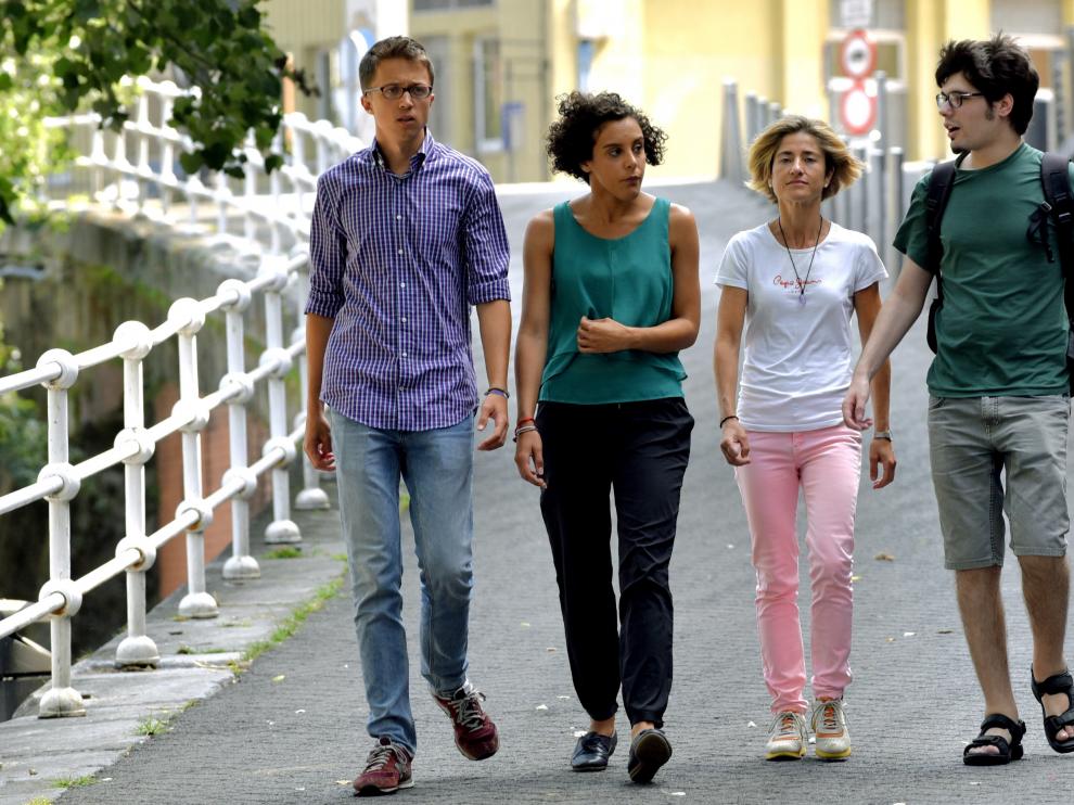 Errejón junto a la candidata a Lehendakari y otros miembros de Podemos en el País Vasco.