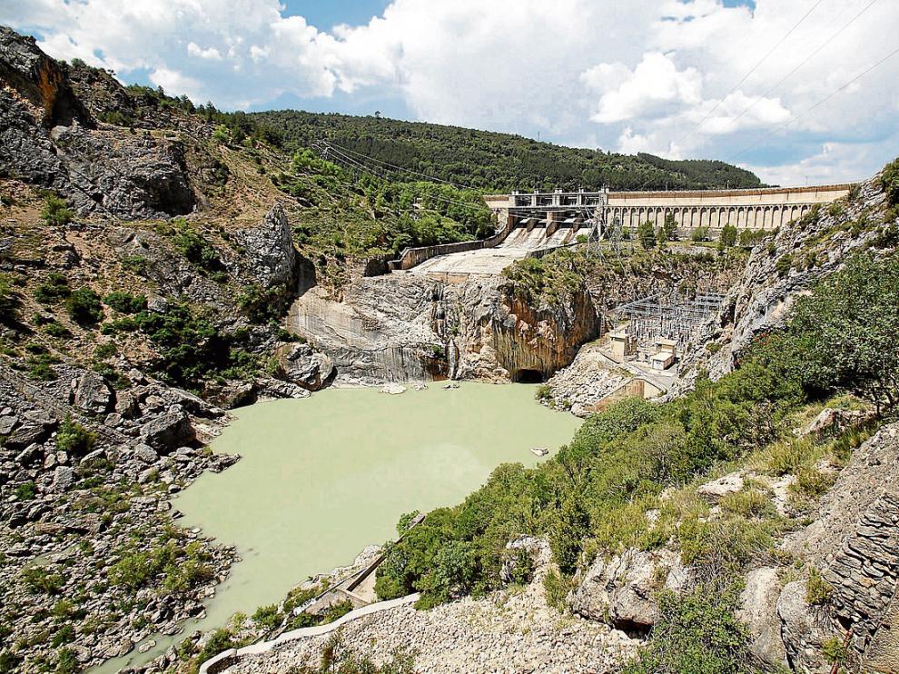 Central hidroeléctrica de Mediano, una de las dos explotadas por Acciona.