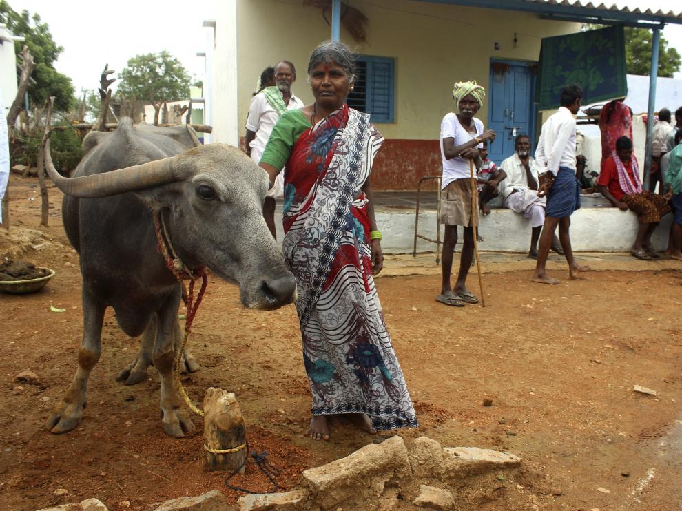 Foto archivo de mujeres en un pueblo de la India
