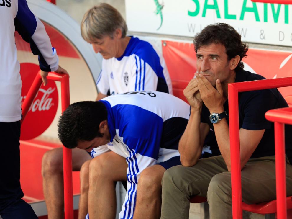 Luis Milla, en el banquillo del Anxo Carro