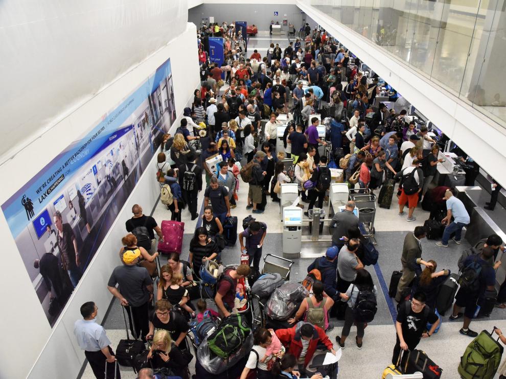 Falsa alarma de un tiroteo en el aeropuerto de Los Ángeles.