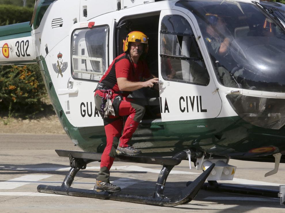 Hay 11 médicos y 8 enfermeros que participan en el rescate en montaña, aunque no de forma exclusiva, ya que también se encargan de atender la UME de Sabiñánigo (24 horas al día, todo el año) y la uvi de Jaca (12 horas de lunes a viernes).