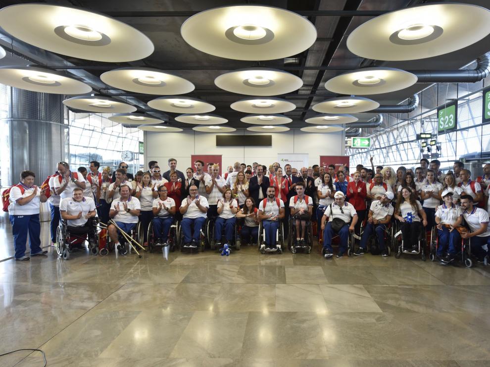 La delegación española, en el aeropuerto de Barajas