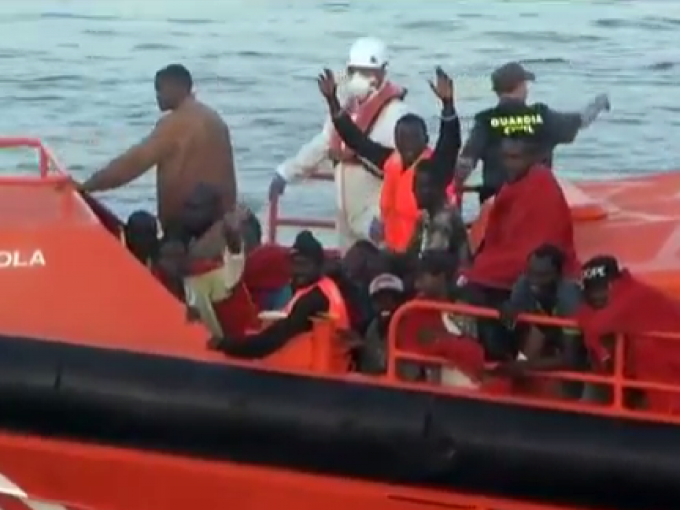 Rescatados 65 inmigrantes en tres pateras en la costa de Almería.