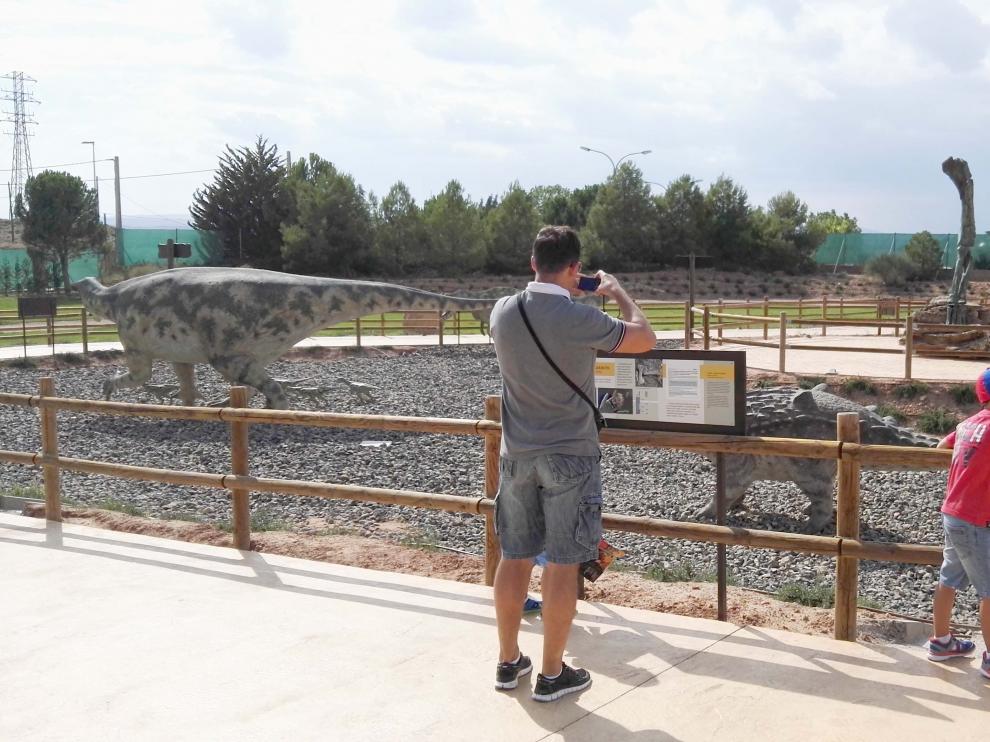 Zona temática de 'Tierra Magna' de Dinópolis Teruel.