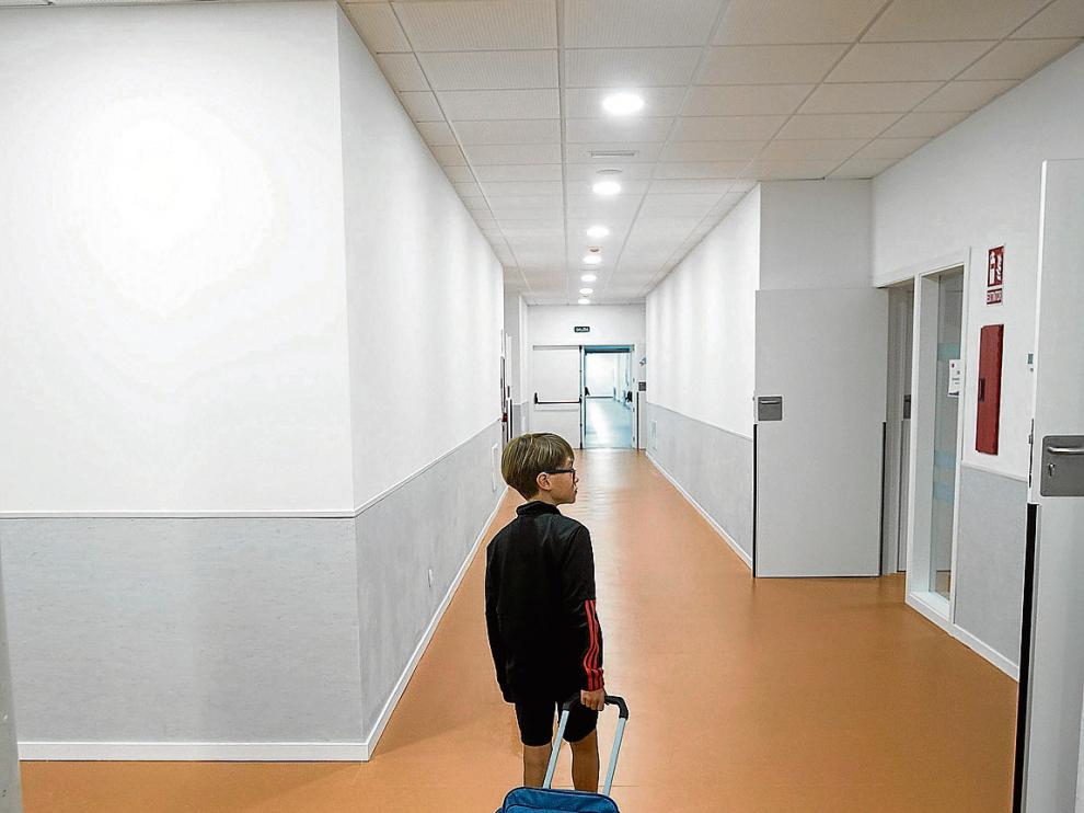 Un niño, en el comienzo del pasado curso, en el colegio Ánfora de Cuarte de Huerva.