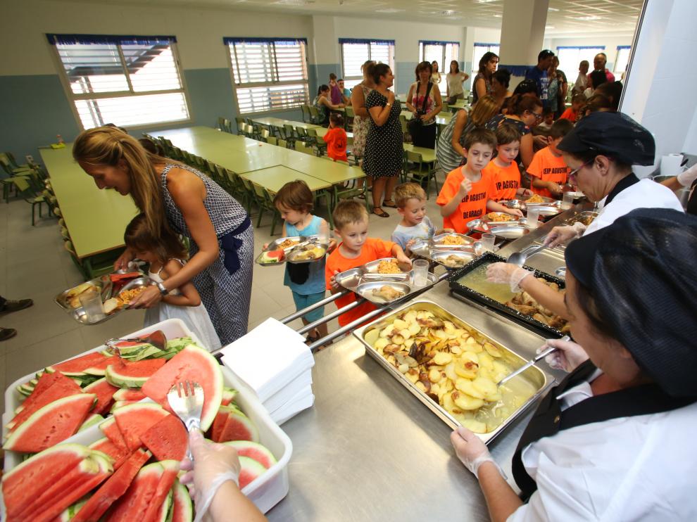 El colegio Agustina de Aragón ha inaugurado este martes su nueva cocina y sistema de gestión.