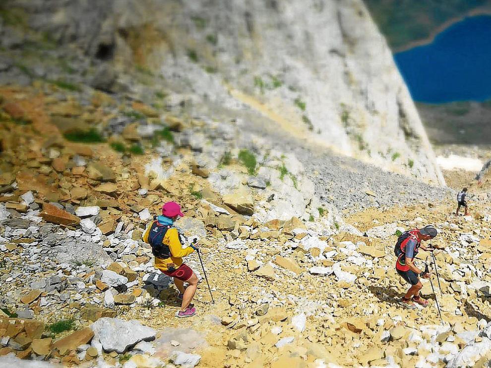 Los corredores de la prueba reina de la Canfranc-Canfranc tienen que atravesar siete valles y coronar trece picos.
