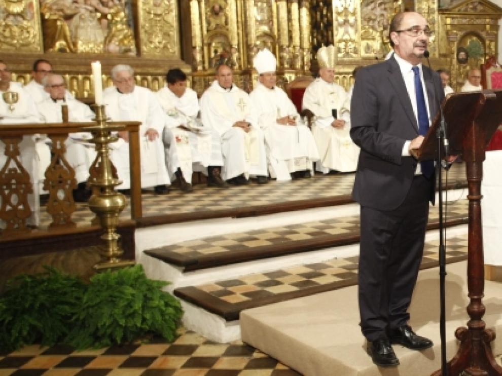 Javier Lambán durante la inauguración de la restauración de la catedral de Albarracín.