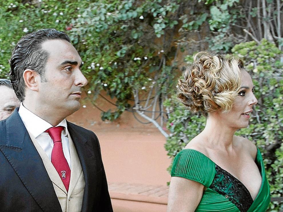 Rocío Carrasco y Fidel Albiac, asistiendo como invitados al enlace de unos amigos.
