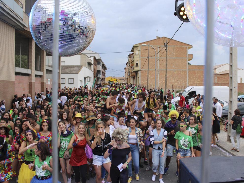Desfile de fiestas en Binéfar