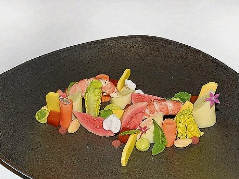 Ensalada de palmito, guayaba y camarones