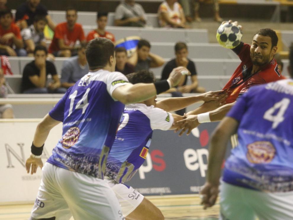 El Bada se estrena en casa con victoria