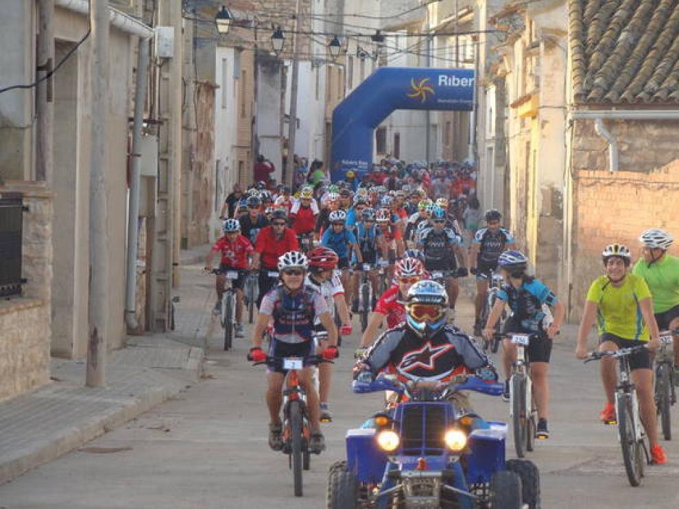 Unas 300 personas participan cada año en la subida al Poyo de Alforque.