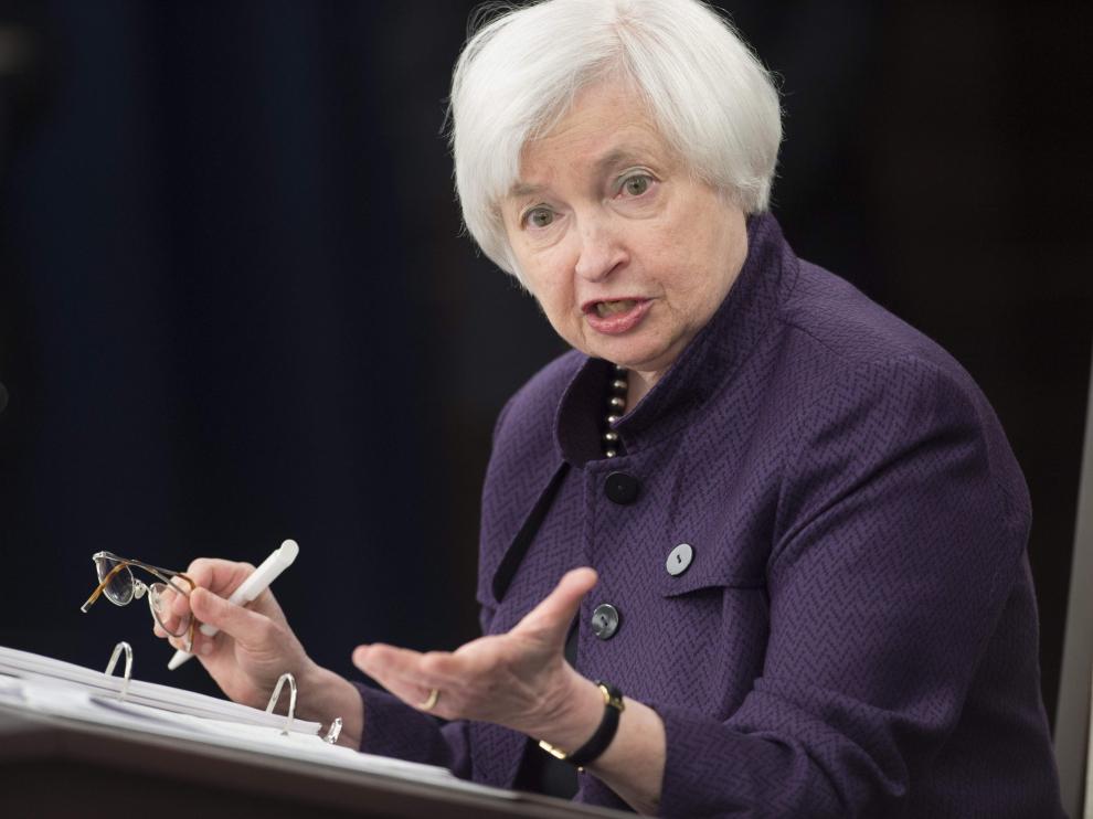 La presidenta de la reserva federal Janet Yellen habla durante una rueda de prensa tras el anuncio de la Fed