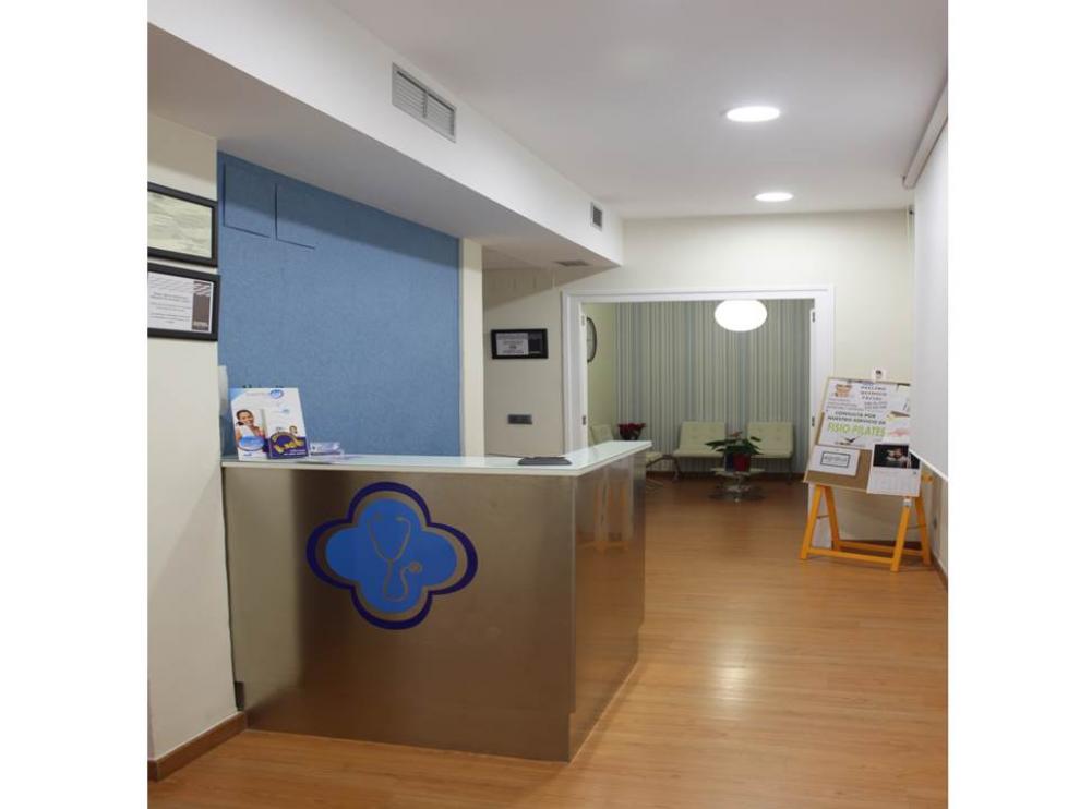 Recepción del centro médico Verdú.