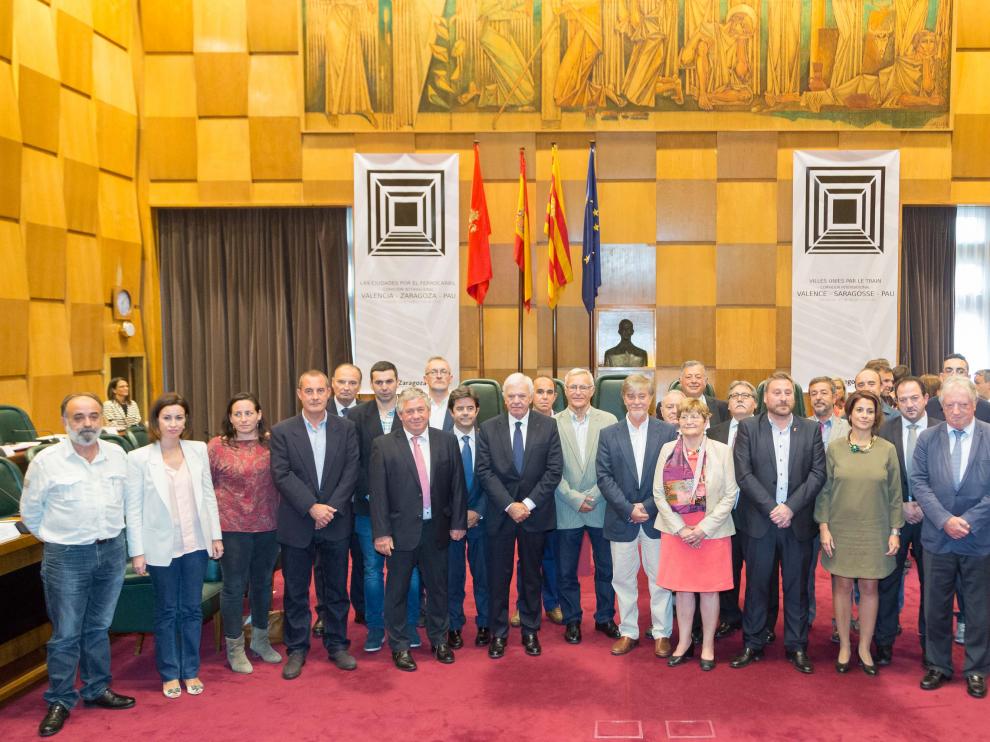 Zaragoza, Valencia y Pau piden "seriedad" a la UE en la reapertura del Canfranc