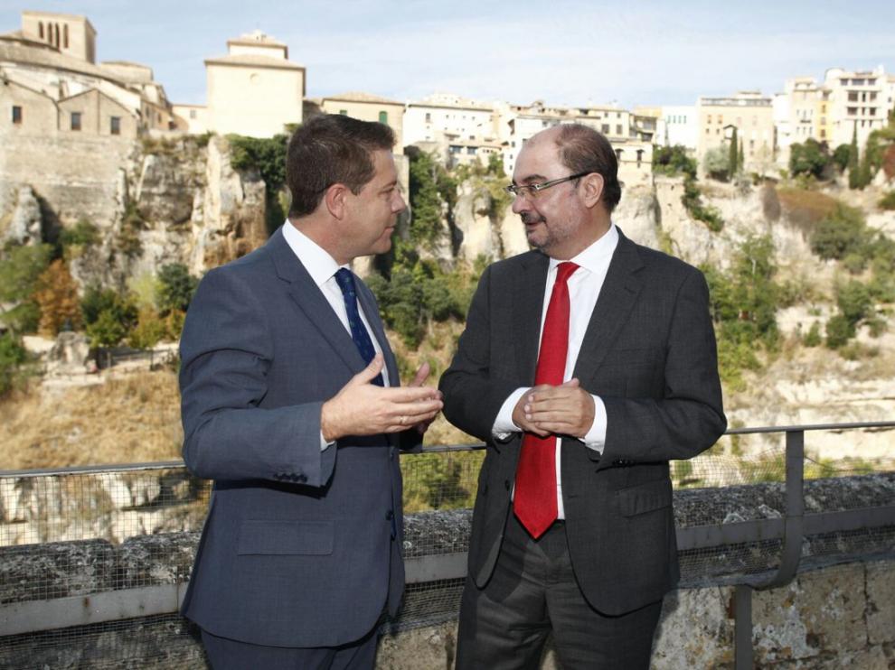 García-Page, a la izquierda, y Javier Lambán se han reunido hoy en Cuenca.