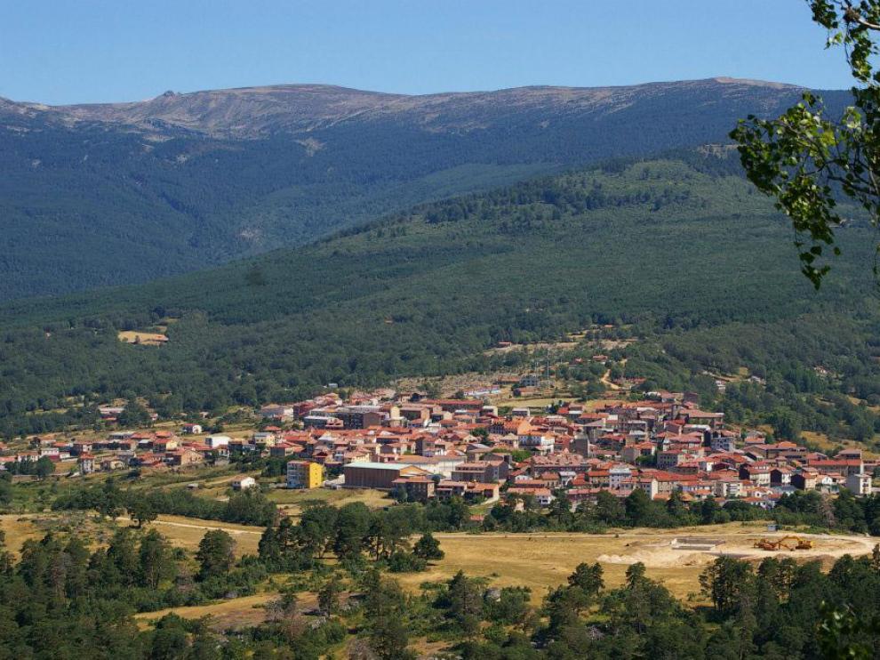 Panorámica del municipio pinariego de Covaleda